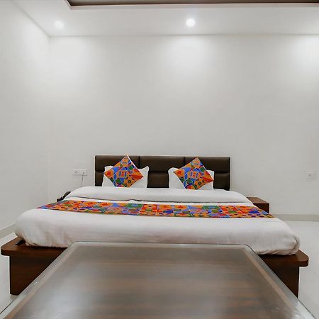 Fabexpress Yuvan Gouharganj Екстериор снимка